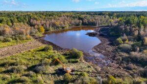 http://Drönarbild%20över%20Vedborm%20Träsk
